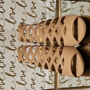 NIB Comfortable Heels